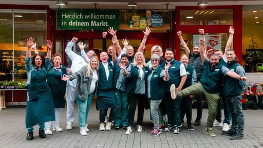 Die Belegschaft des Kölner Kult-Supermarkts. / Weiterer Text über
ots und www.presseportal.de/nr/6605 / Die Verwendung dieses Bildes
für redaktionelle Zwecke ist unter Beachtung aller mitgeteilten
Nutzungsbedingungen zulässig und dann auch honorarfrei.
Veröffentlichung ausschließlich mit Bildrechte-Hinweis.