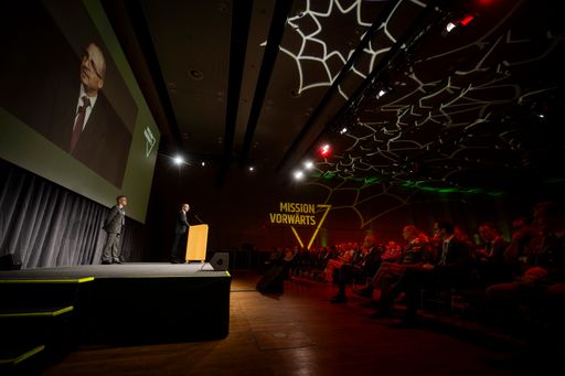 Generalsekretär Arnold Kammel bei der Eröffnung der
IKT-Sicherheitskonferenz 2024 in Wien.
