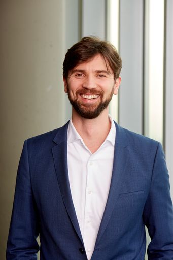 Porträt Nedim Nisic Mondi Group eCommerce Director