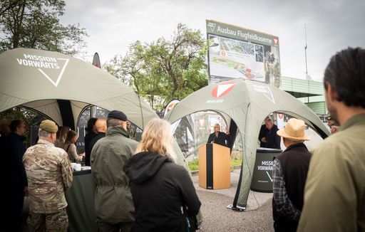 Vorschau Bild von Verteidigungsministerin Tanner: „Ziel des Bauprojekts ist es, die
Einsatzbereitschaft der Spezialkräfte nachhaltig zu stärken“
