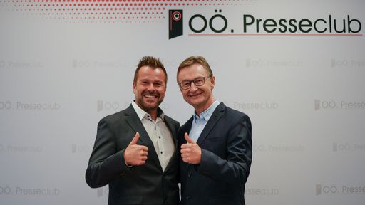  Bild 1. von li. nach re.: QUABUS Geschäftsführer Ing. Christoph
Hofstadler, MBA und Dr. Franz Tauber (WKO Leiter der Bezirksstelle
Urfahr-Umgebung)