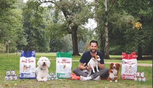 Vorschau Bild von Royal_Canin_Size_Health_Nutrition_mit_Moderator_Matthias_Killing_
Hunde_Emma(l.),Sludi und Bode(r.) / Weiterer Text über ots und
www.presseportal.de/nr/176449 / Die Verwendung dieses Bildes für
redaktionelle Zwecke ist unter Beachtung aller mitgeteilten
Nutzungsbedingungen zulässig und dann auch honorarfrei.
Veröffentlichung ausschließlich mit Bildrechte-Hinweis.