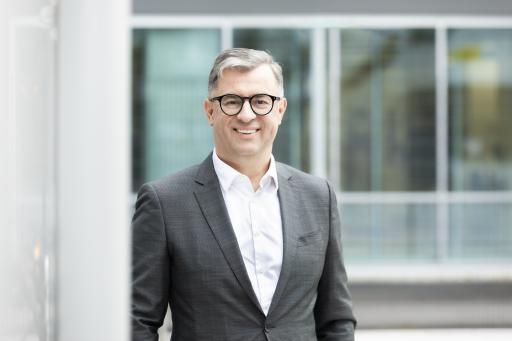 Vorschau Bild von „Unsere Forschungspipeline ist gut gefüllt“, blickt
Generaldirektor Pavol Dobrocky optimistisch in die Zukunft.