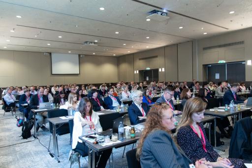 Vorschau Bild von Knapp 200 Teilnehmende informierten sich zu aktuellen
Entwicklungen im Gesundheitssystem