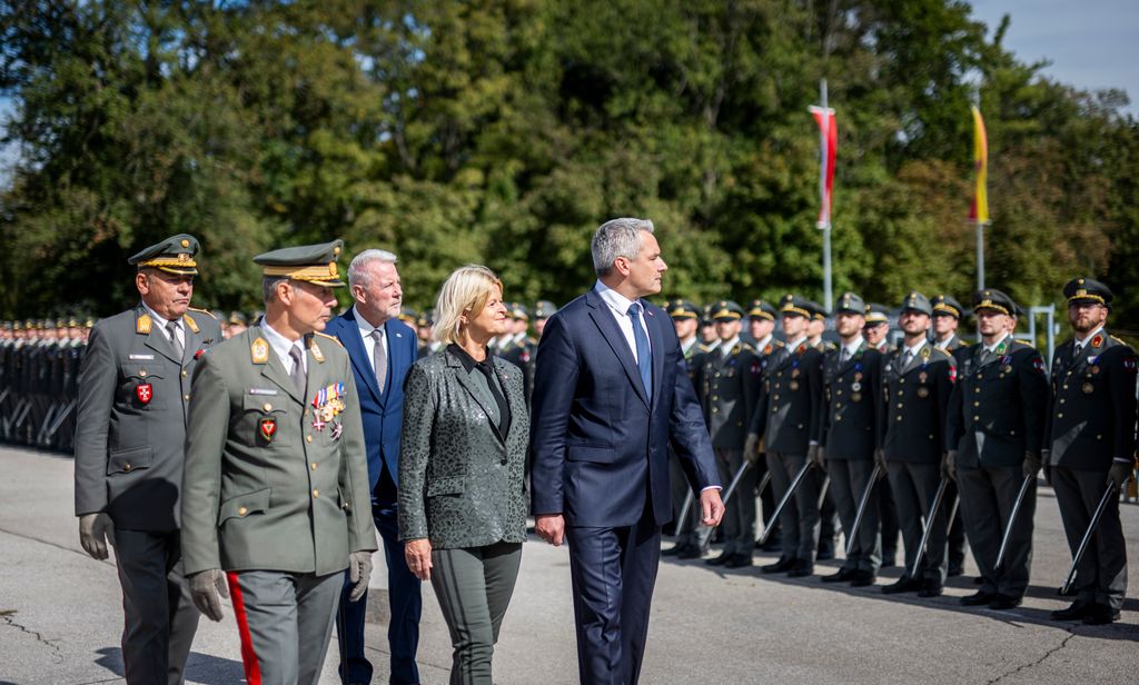 Federal Army: Ceremonial acceptance of 118 lieutenants into the Federal Army