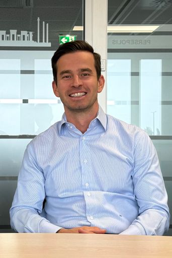 Vorschau Bild von Christopher Müller steigt ab Jänner 2025 in Geschäftsführung von
Müller Transporte ein.