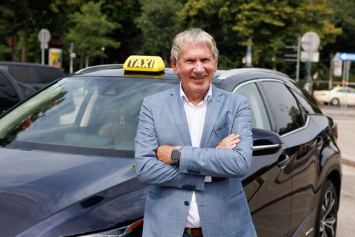 Leopold Kautzner, Obmann der Taxi-Innung (Fachgruppe
Beförderungsgewerbe mit Pkw) in der Wirtschaftskammer Wien