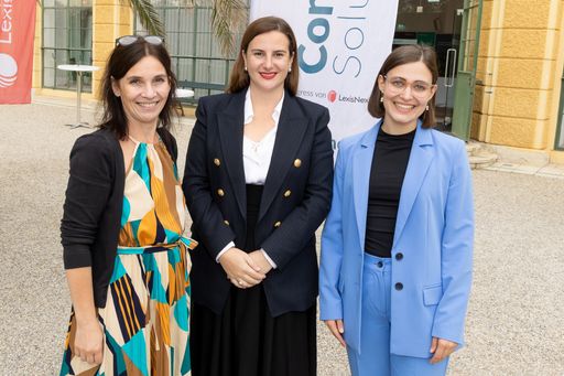 Vorschau Bild von Susanne Mortimore, CEO LexisNexis Österreich, KI-Beraterin und
Präsidentin des EAIF - European AI Forums Jeanette Gorzala und
Sandra Brandstätter, MLex-Redakteurin