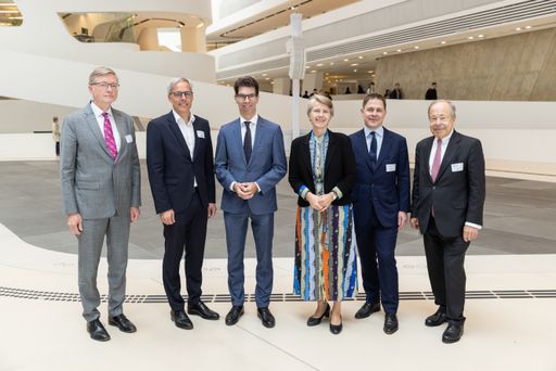 Die Vortragenden des 12. Wiener Unternehmensrechtstages,
v.l.n.r.: PD Dr. Martin Oppitz (Eunomia), Dr. Johannes Barbist
(Binder Grösswang), Dr. Stephan Korinek (Finanzmarktaufsicht
Österreich), Univ.Prof.in Dr.Dr.in Susanne Kalss (WU Wien), Dr.
Christoph Nauer (bpv Hügel), Dr. Erich Hampel (B&C)