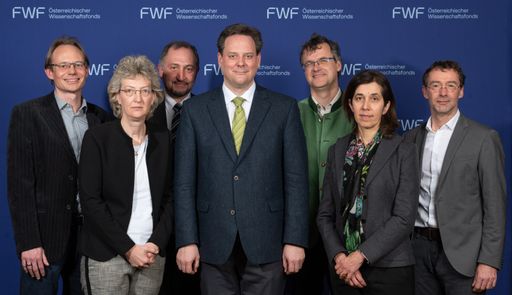 Vorschau Bild von Board of Directors und Forschungsstätten (v.l.n.r.): - Chris
Oostenbrink, Universität für Bodenkultur Wien - Antje Potthast,
Universität für Bodenkultur Wien - Marko Mihovilovic, Technische
Universität Wien - Roland Ludwig, Universität für Bodenkultur Wien
(Director of Research) - Wolfgang Kroutil, Universität Graz - Gunda
Köllensperger, Universität Wien - Bernd Nidetzky, Technische
Universität Graz