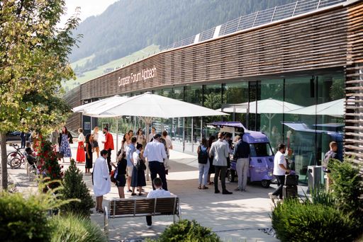  Das CCA, mitten im Dorf Alpbach - hier gelingen nachhaltige
Begegnungen