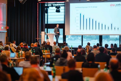 Vorschau Bild von Voller Saal im Casineum Velden