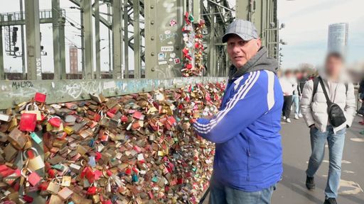 Vorschau Bild von Elvis auf der Hohenzollernbrücke in Köln. / Weiterer Text über
ots und www.presseportal.de/nr/6605 / Die Verwendung dieses Bildes
für redaktionelle Zwecke ist unter Beachtung aller mitgeteilten
Nutzungsbedingungen zulässig und dann auch honorarfrei.
Veröffentlichung ausschließlich mit Bildrechte-Hinweis.