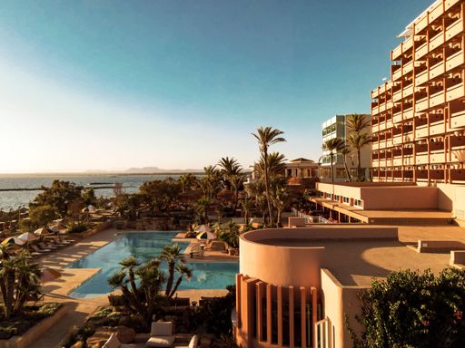  Das Hotel Bikini Es Trenc auf Mallorca wurde durch die erste
Runde HIC finanziert und erfolgreich wiedereröffnet.