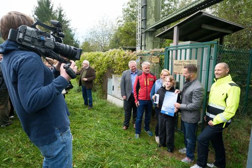 Vorschau Bild von Matteo Eichinger bei der Urkundenübergabe