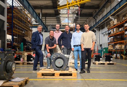  TSA-Team mit X-Wagen Motor