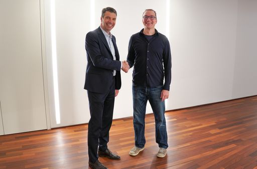 Vertragsunterzeichnung