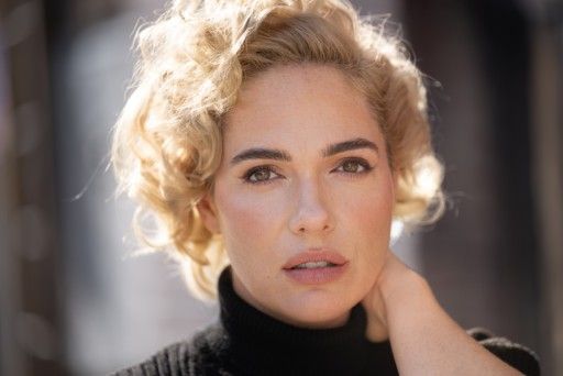  Schauspielerin Verena Altenberger: Die gebürtige Salzburgerin ist gemeinsam mit der deutschen Rallye-Paris-Dakar-Gewinnerin Jutta Kleinschmidt am 18. Oktober im Festspielhaus Erl beim glück.tag im Kufsteinerland live zu erleben. Die beiden Persönlichkeiten werden über Glück, Erfolg und das Überwinden von Hindernissen ihrer bewegenden Lebensgeschichten sprechen. © Peter Müller