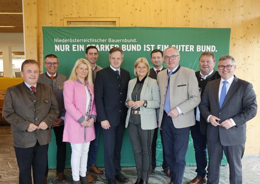 Vorschau Bild von Das Präsidium des NÖ Bauernbundes lud zur Sitzung des
Landesbauernrates.
