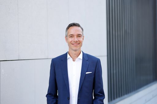  Sebastian Rudolph, Kommunikationschef von Volkswagen und Porsche,
ist Unternehmenssprecher des Jahres / Weiterer Text über ots und
www.presseportal.de/nr/66148 / Die Verwendung dieses Bildes für
redaktionelle Zwecke ist unter Beachtung aller mitgeteilten
Nutzungsbedingungen zulässig und dann auch honorarfrei.
Veröffentlichung ausschließlich mit Bildrechte-Hinweis.
