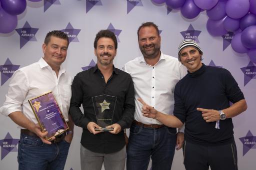  Die JobTreffer-Gründer Mag. (FH) Vinzenz Schwarz (CO-FOUNDER &
DEVELOPMENT), Martin Kügler (FOUNDER & CEO), MSc MBA, DI Michael
Apostol (CO-FOUNDER & CTO) und Dr. Bardia Monshi (CO-FOUNDER & CHIEF
PSYCHOLOGIST) freuen sich über den HR-Award (von links).