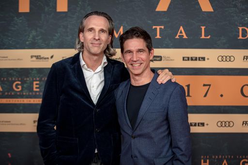 Vorschau Bild von Cyrill Boss und Philipp Stennert bei der Premiere von HAGEN - IM
TAL DER NIBELUNGEN in München. / Weiterer Text über ots und
www.presseportal.de/nr/12946 / Die Verwendung dieses Bildes für
redaktionelle Zwecke ist unter Beachtung aller mitgeteilten
Nutzungsbedingungen zulässig und dann auch honorarfrei.
Veröffentlichung ausschließlich mit Bildrechte-Hinweis.