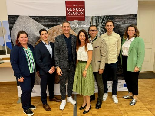  Das Kern-Vorstandteam des Netzwerks Kulinarik (v.l.n.r.): Petra
Pobaschnig, Daniel Frings, Markus Hillebrand, Barbara
Heinreichsberger, Ferdinand Lembacher, Fabian Schweiger, Elisabeth
Harreither
