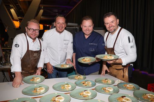 Vorschau Bild von ... Andreas Krainer, Markus Rath, Richard Rauch und Stefan Eder
kredenzten bei der Gala ein exquisites 4-Gänge-Menü.
