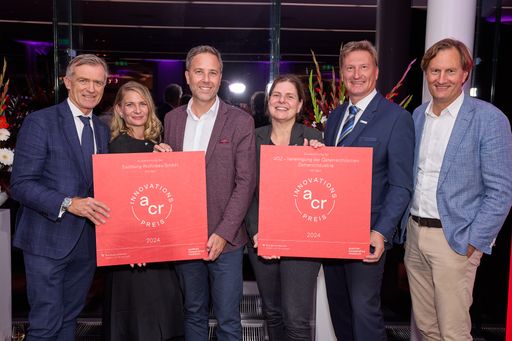 Vorschau Bild von v.l.n.r.: Heimo Berger, Vize-Präsident der VÖZ, Carina
Niederhauser, PR-Beauftragte Salzburg Wohnbau, Thomas Maierhofer,
designierter Geschäftsführer Salzburg Wohnbau, Claudia Dankl,
stellvertretende Geschäftsführerin der VÖZ, Stefan Krispel,
Geschäftsführer der Smart Minerals GmbH, Sebastian Spaun,
Geschäftsführer der VÖZ