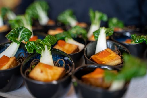Vorschau Bild von Presselunch mit veganen Köstlichkeiten
