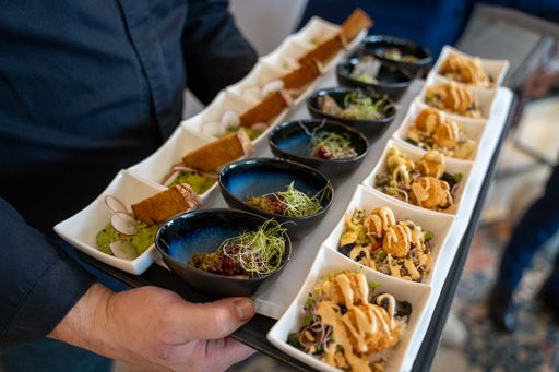 Vorschau Bild von Presselunch mit veganen Köstlichkeiten