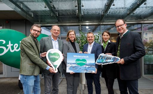 Der Steiermark-Winterurlaub kann kommen: Andreas Schweiger
(Mariazeller Advent), Georg Bliem (Planai-Hochwurzen-Bahnen),
Tourismuslandesrätin Barbara Eibinger-Miedl, Michael Feiertag (GF
Steirische Tourismus und Standortmarketing GmbH), Melanie Franke
(Rogner-Bad Blumau) und Rupert Zwanzleitner (Weihnachtswonderland
Eibiswald/Gartenhotel Kloepferkeller).