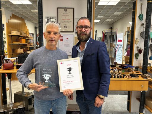 Kurt Pawlik und Pickup Manager Mario Pavlek bei der Awardübergabe