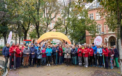 Vorschau Bild von Ein letztes Foto vor dem Start in den Herbstwalk 2024 mit
Suchspiel – wer findet die Bezirksvorsteherin Lea Halbwidl?