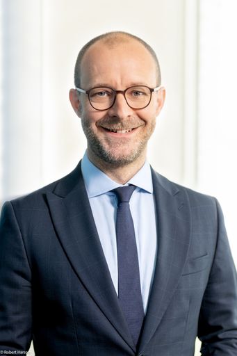 Vorschau Bild von Rémi Vrignaud legt sein Mandat als CEO der Allianz Österreich zum
Jahreswechsel auf eigenen Wunsch und im besten Einvernehmen nieder.