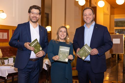  Foto der Autor:innen, Thorsten Eder, Julia Pessl-Trinko und
Ulrich Panzer