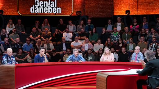 v.li.: Hella von Sinnen, Özcan Cosar, Michael Kessler, Caro
Frier, Wigald Boning und Hugo Egon Balder / Weiterer Text über ots
und www.presseportal.de/nr/6605 / Die Verwendung dieses Bildes für
redaktionelle Zwecke ist unter Beachtung aller mitgeteilten
Nutzungsbedingungen zulässig und dann auch honorarfrei.
Veröffentlichung ausschließlich mit Bildrechte-Hinweis.