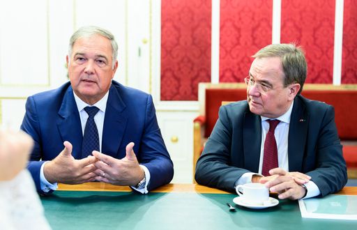  Der deutsche Politiker und profunde Europa-Kenner Armin Laschet
war der erste Gast der neuen Veranstaltungsreihe „Salon Stubenring“
der Wirtschaftskammer Wien. Ins Leben gerufen wurde das neue Format,
das in den historischen Räumlichkeiten der Kammer am Stubenring über
die Bühne geht, vom Wiener Wirtschaftskreis, dem Think Tank der WK
Wien.