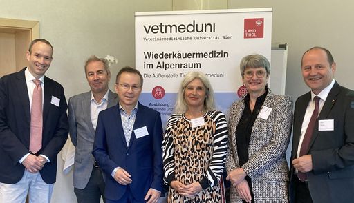  Unter dem Titel „One Health Tirol. Gemeinsam für gesunde Menschen
und Tiere“ fand nun schon zum zweiten Mal ein Symposium der
Veterinärmedizinischen Universität Wien gemeinsam mit der
Medizinischen Universität Innsbruck statt.
