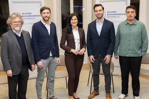  vlnr: Markus Spielmann, Geschäftsführer Helbling Verlag und
Präsident Allianz Bildungsmedien Österreich, Stefan Raffeiner,
Gründer und Geschäftsführer Teachino, Silvia Grünberger, Managing
Partner Rosam.Grünberger.Jarosch & Partner, Bernhard Gleiss, Head of
AI Studyly, Aleksandar Petrovic, Head of Sales & Customer Advisory
Retresco