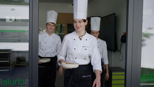  Schüler:innen der HBLFA Tirol haben im Rahmen des Projekts BaMiKo
ballaststoffreiche Rezepte entwickelt und als Videos umgesetzt