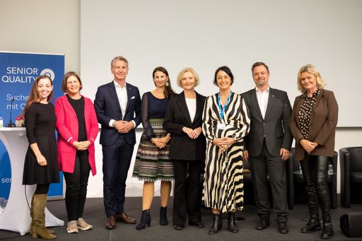 Vorschau Bild von (v.l.n.r.) Lisa Steindl, Gudrun Gruber, Michael Witsch, Veronika
Pump, Karin Greiner, Martina Schröck, Andreas Schröck, Eva Baumann