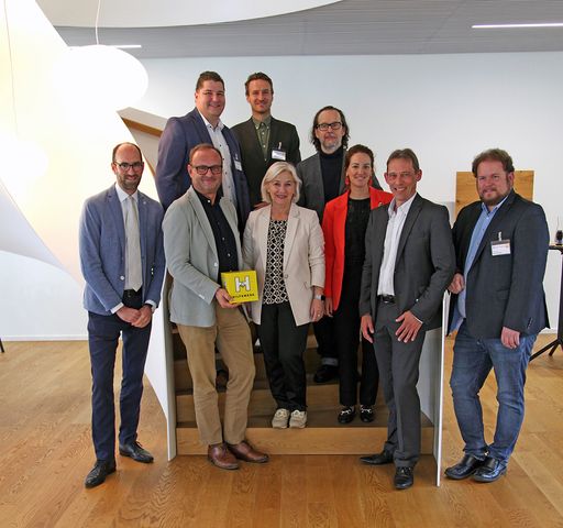  Michael Halmich (Jurist), Hermann Hagleitner (Geschäftsführung
Hilfswerk Salzburg), Christoph Baumgärtner (Amtsleiter Stadt
Salzburg), Christoph Meinhart (Leiter Studiengang Gesundheits- und
Krankenpflege FH Salzburg), Andrea Brandner (Stadträtin), Thomas
Kalwitzki (Wissenschafter Universität Bremen), Julia Polak
(Fachabteilung Pflege Hilfswerk Salzburg), Stefan Tautz
(Pflegedirektor Hilfswerk Salzburg) und Benjamin Braunstein (Stadt
Salzburg)