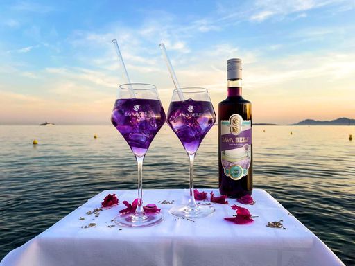 Vorschau Bild von Lav'a Belle an der Côte d'Azur / Weiterer Text über ots und
www.presseportal.de/nr/177393 / Die Verwendung dieses Bildes für
redaktionelle Zwecke ist unter Beachtung aller mitgeteilten
Nutzungsbedingungen zulässig und dann auch honorarfrei.
Veröffentlichung ausschließlich mit Bildrechte-Hinweis.