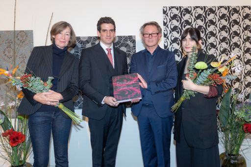 Vorschau Bild von https://www.apa-fotoservice.at/galerie/35719 v.l.n.r.: Ursula
Oswald-Graf, Andreas Kiesling, Hans-Peter Wipplinger, Aline Marion
Steinwender