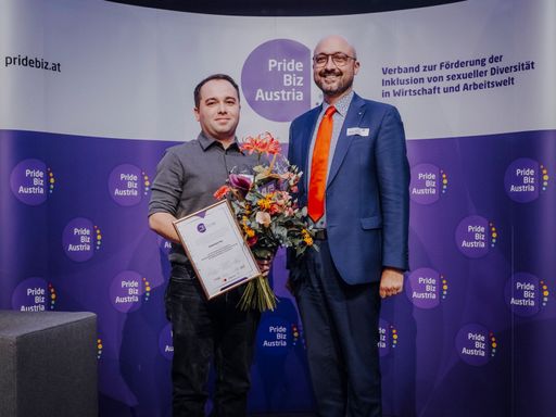 Vorschau Bild von Sebastian Pay (links) mit Martin Mayr, UniCredit Bank Austria
