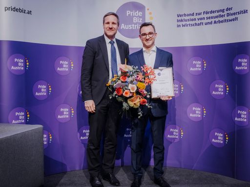 Vorschau Bild von Julian Schönauer (rechts) mit Gottfried Haber, Oesterreichische
Nationalbank