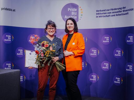 Vorschau Bild von Johanna Pfabigan (links) mit Astrid Limberger, Wiener Städtische
Versicherung AG