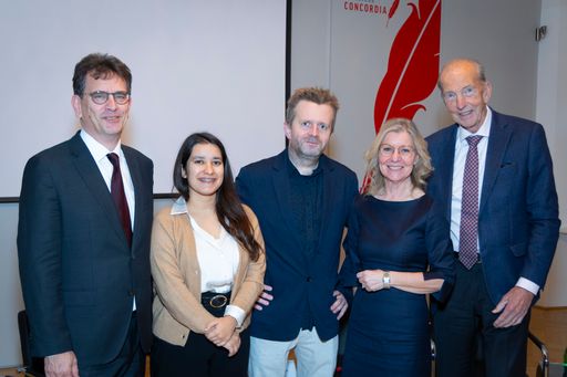 Vorschau Bild von Gestern Abend fand im Presseclub Concordia die
Österreich-Premiere der Dokumentation How Sweden Quit Smoking statt.
Nach der Premiere diskutierten der schwedische Suchtexperte Prof.
Karl Fagerström, Regisseur Tomasz Agencki, Beatriz Santos, COO von
We Are Innovation und Univ.-Doz. Dr. med. Ernest Groman,
wissenschaftlicher Leiter des Nikotin Institut Wien, über
erfolgversprechende Lösungsansätze für ein rauchfreies Europa.