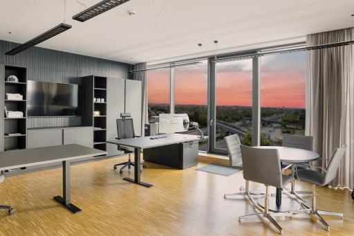 Vorschau Bild von Büro Beispielbild Fotomontage / aus Foto von bereits bestehendem
GBC Linz Büro und Drohnenaufnahme von Umgebung GBC Wien.